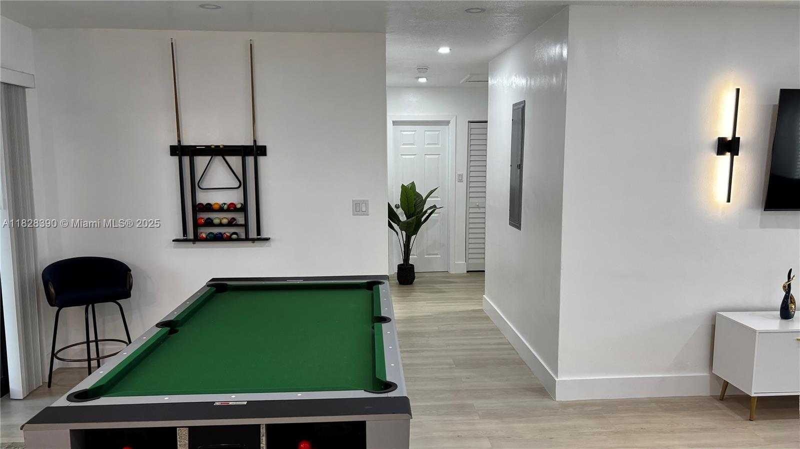 Small Image of 1023 NORTH WEST 19TH AVE, Miami Number 7
