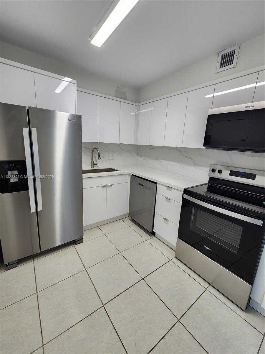 Small Image of 2841 NORTH EAST 163RD ST #Unit 912, North Miami Beach Number 3