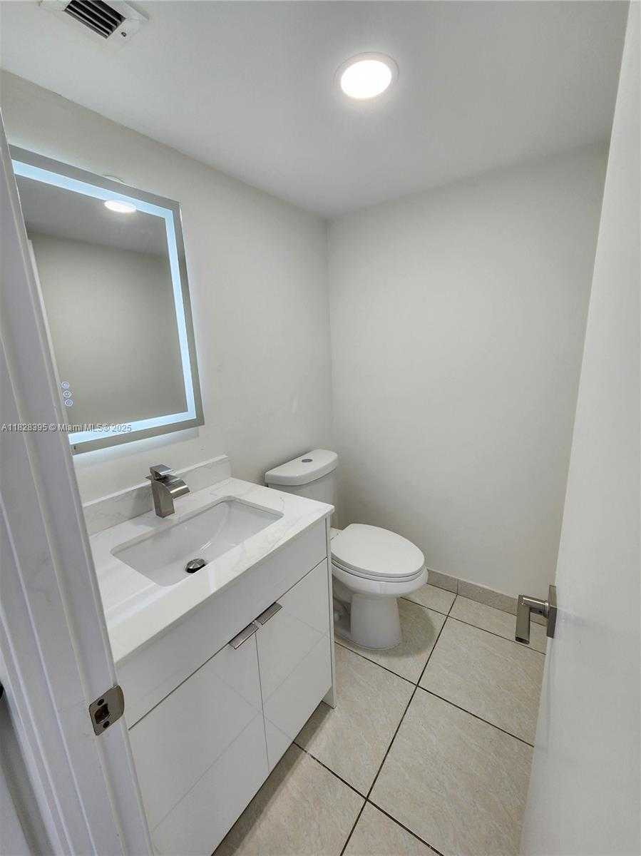 Small Image of 2841 NORTH EAST 163RD ST #Unit 912, North Miami Beach Number 5