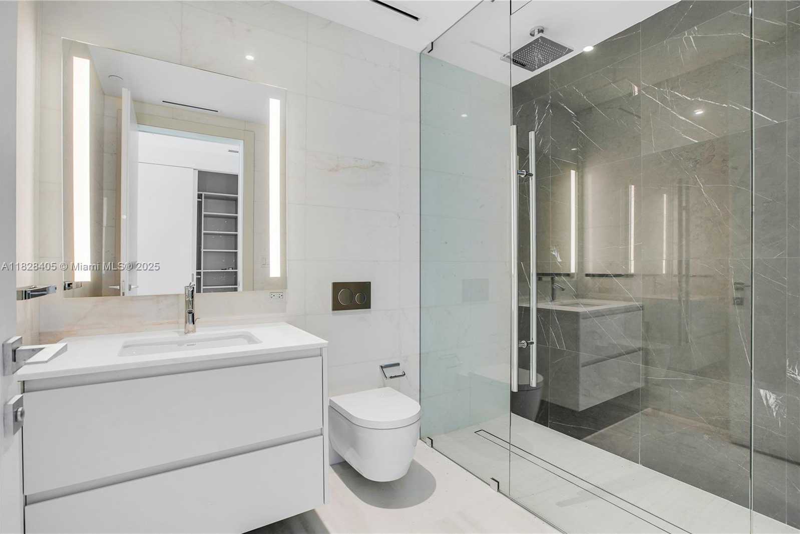 Small Image of 300 BISCAYNE BLVD WAY #2107, Miami Number 12