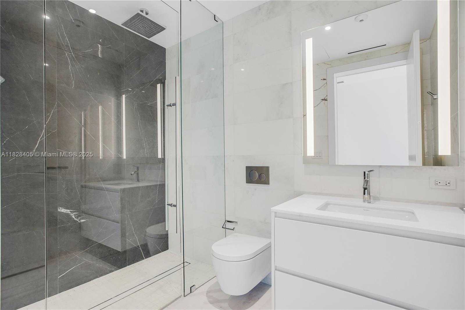 Small Image of 300 BISCAYNE BLVD WAY #2107, Miami Number 14