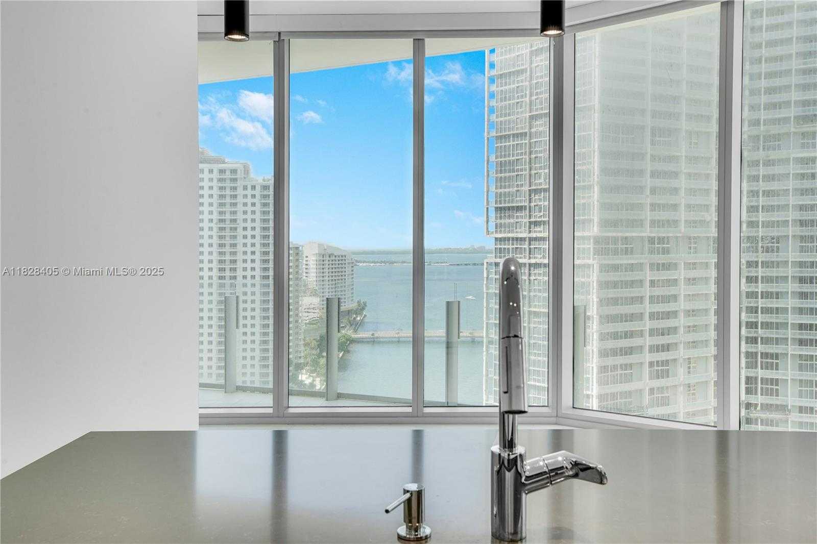 Small Image of 300 BISCAYNE BLVD WAY #2107, Miami Number 2
