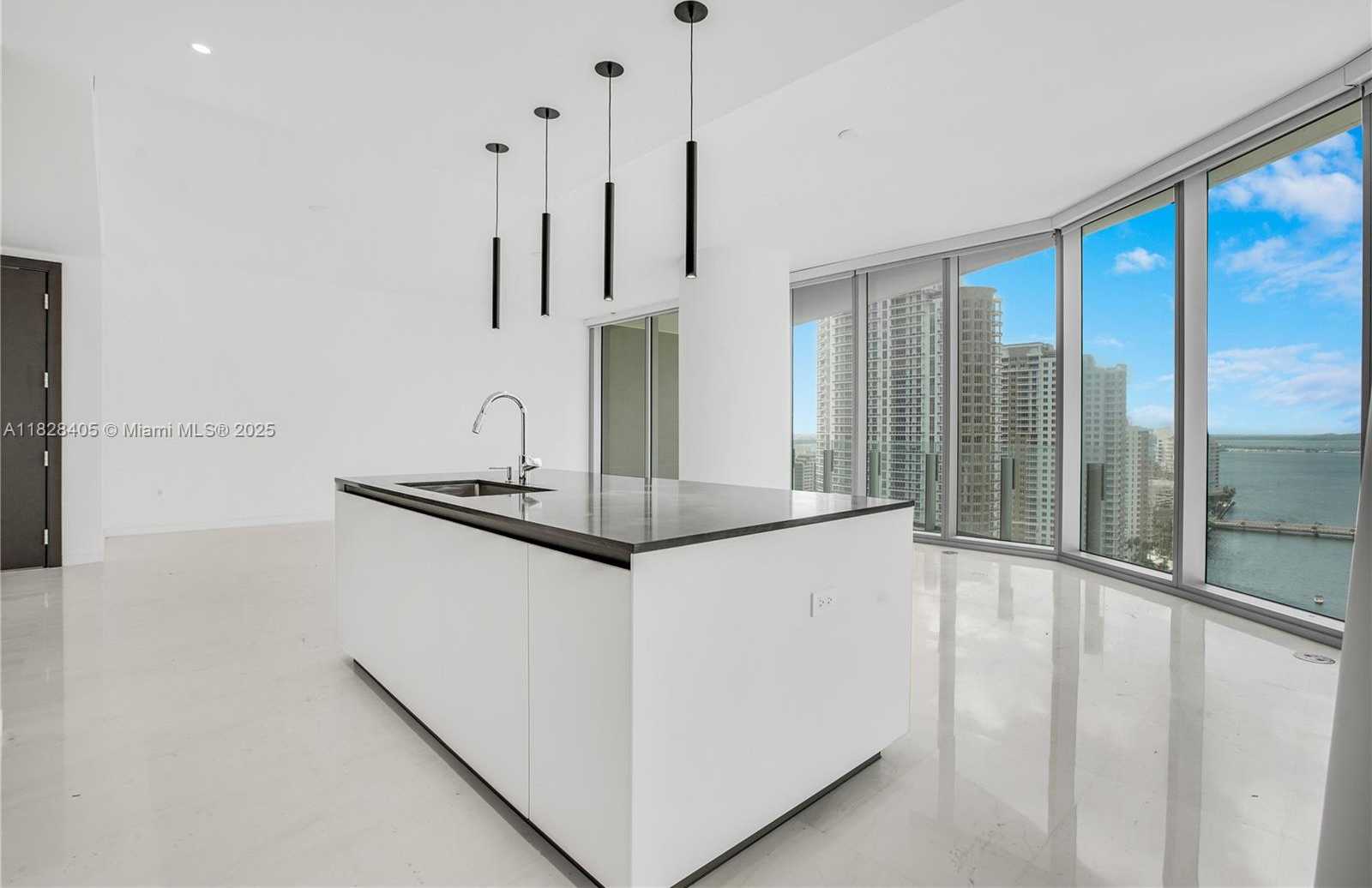 Small Image of 300 BISCAYNE BLVD WAY #2107, Miami Number 9