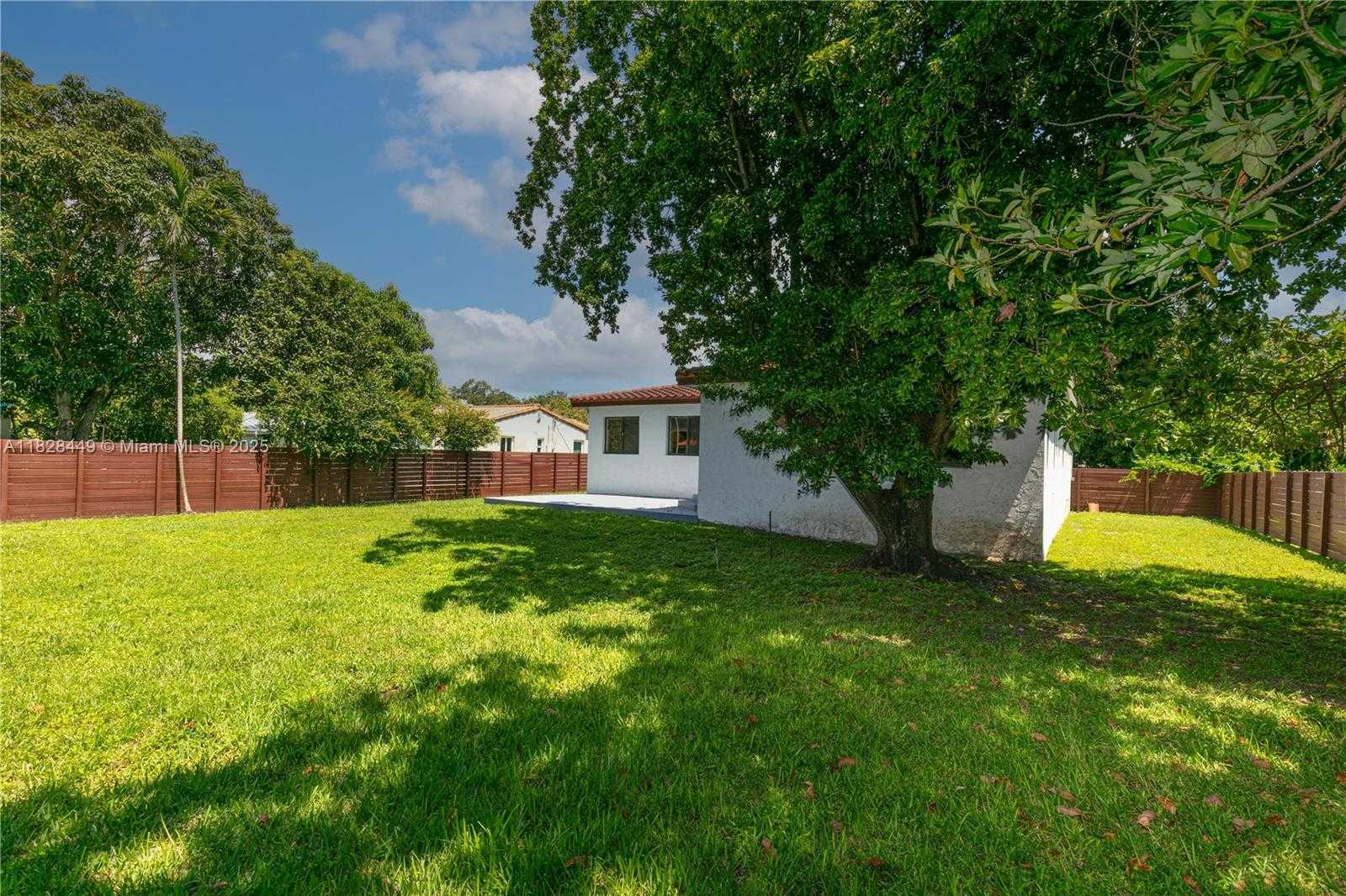 Small Image of 1116 NORTH EAST 117TH ST, Biscayne Park Number 23