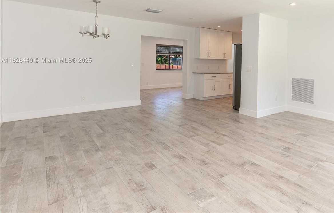 Small Image of 1116 NORTH EAST 117TH ST, Biscayne Park Number 3