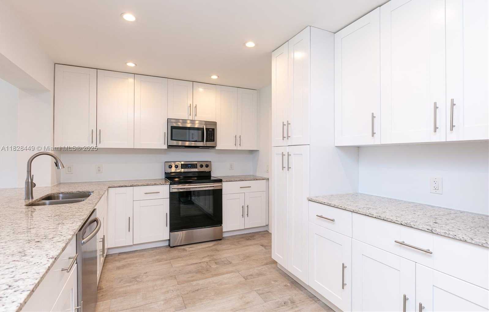 Small Image of 1116 NORTH EAST 117TH ST, Biscayne Park Number 7