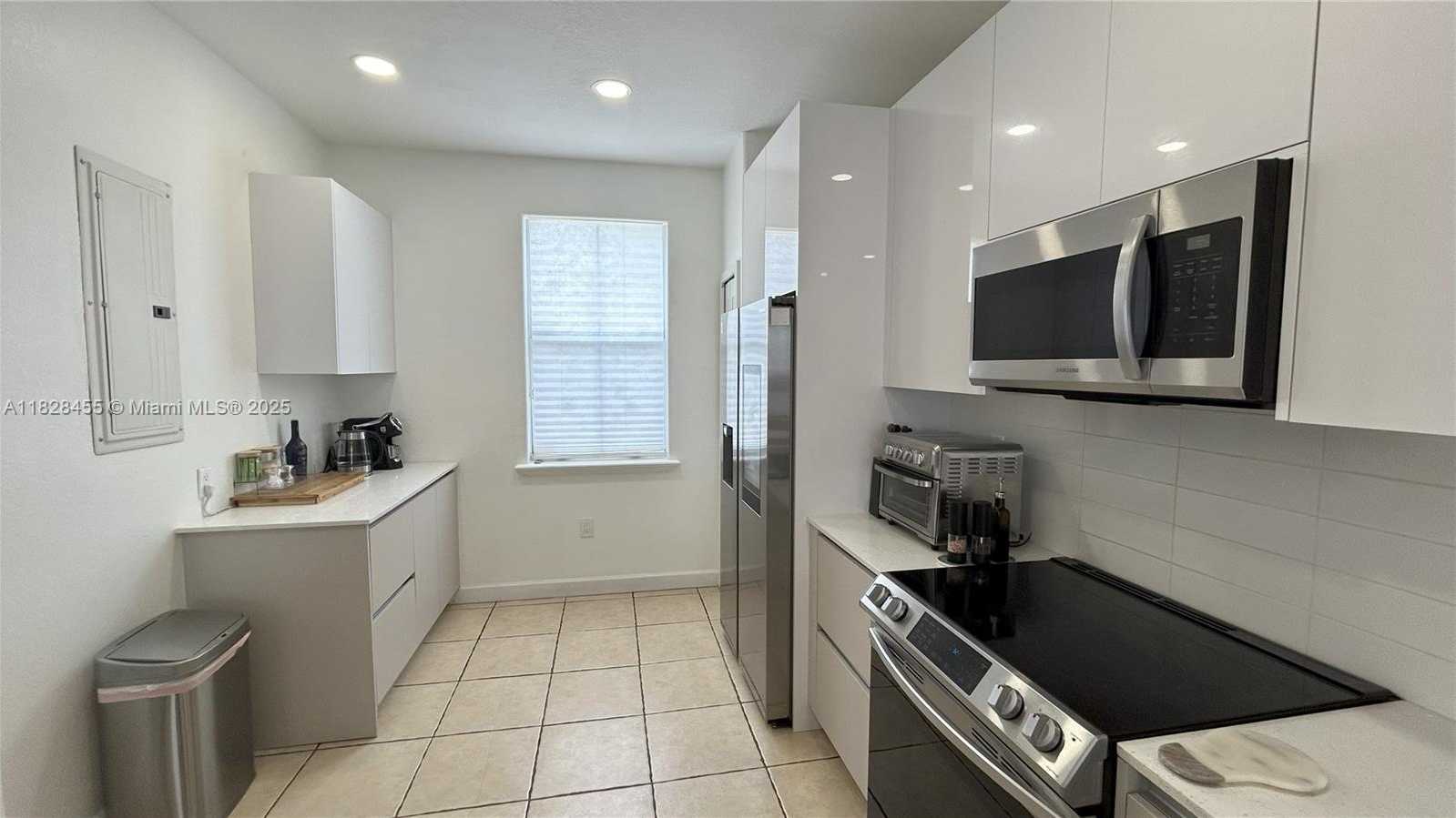 Small Image of 5440 NORTH WEST 107TH AVE #212, Doral Number 12