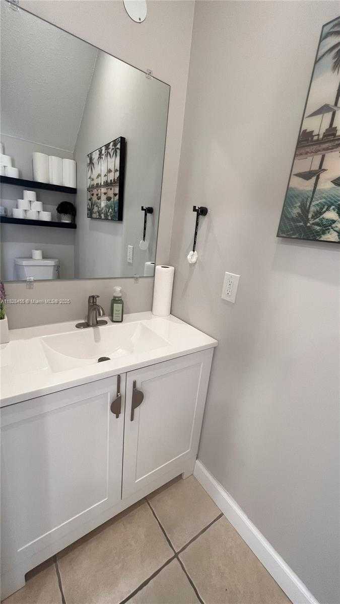 Small Image of 5440 NORTH WEST 107TH AVE #212, Doral Number 16
