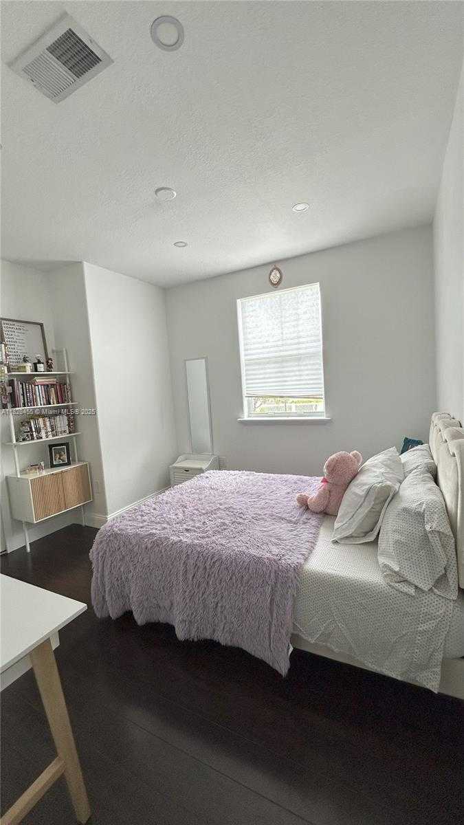 Small Image of 5440 NORTH WEST 107TH AVE #212, Doral Number 26