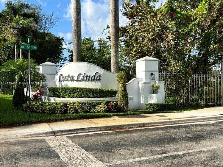 Small Image of 5440 NORTH WEST 107TH AVE #212, Doral Number 33