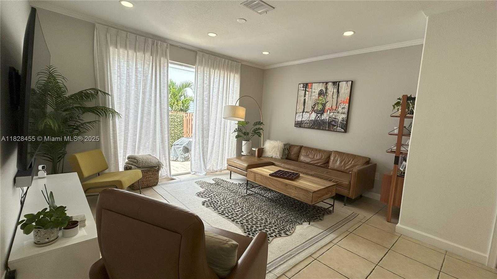 Small Image of 5440 NORTH WEST 107TH AVE #212, Doral Number 4