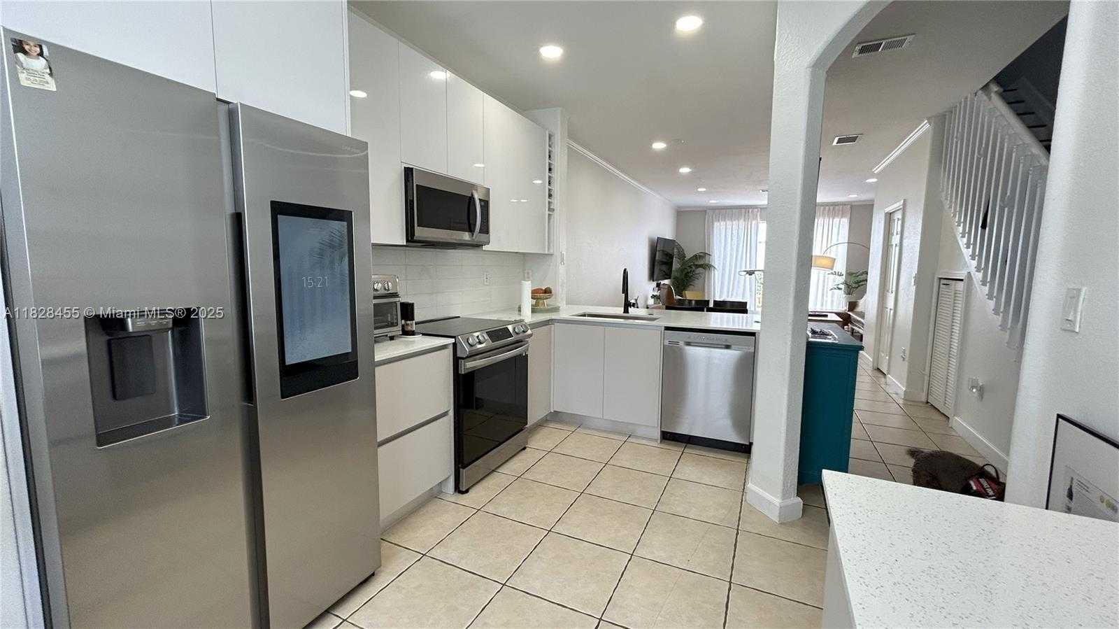 Small Image of 5440 NORTH WEST 107TH AVE #212, Doral Number 7