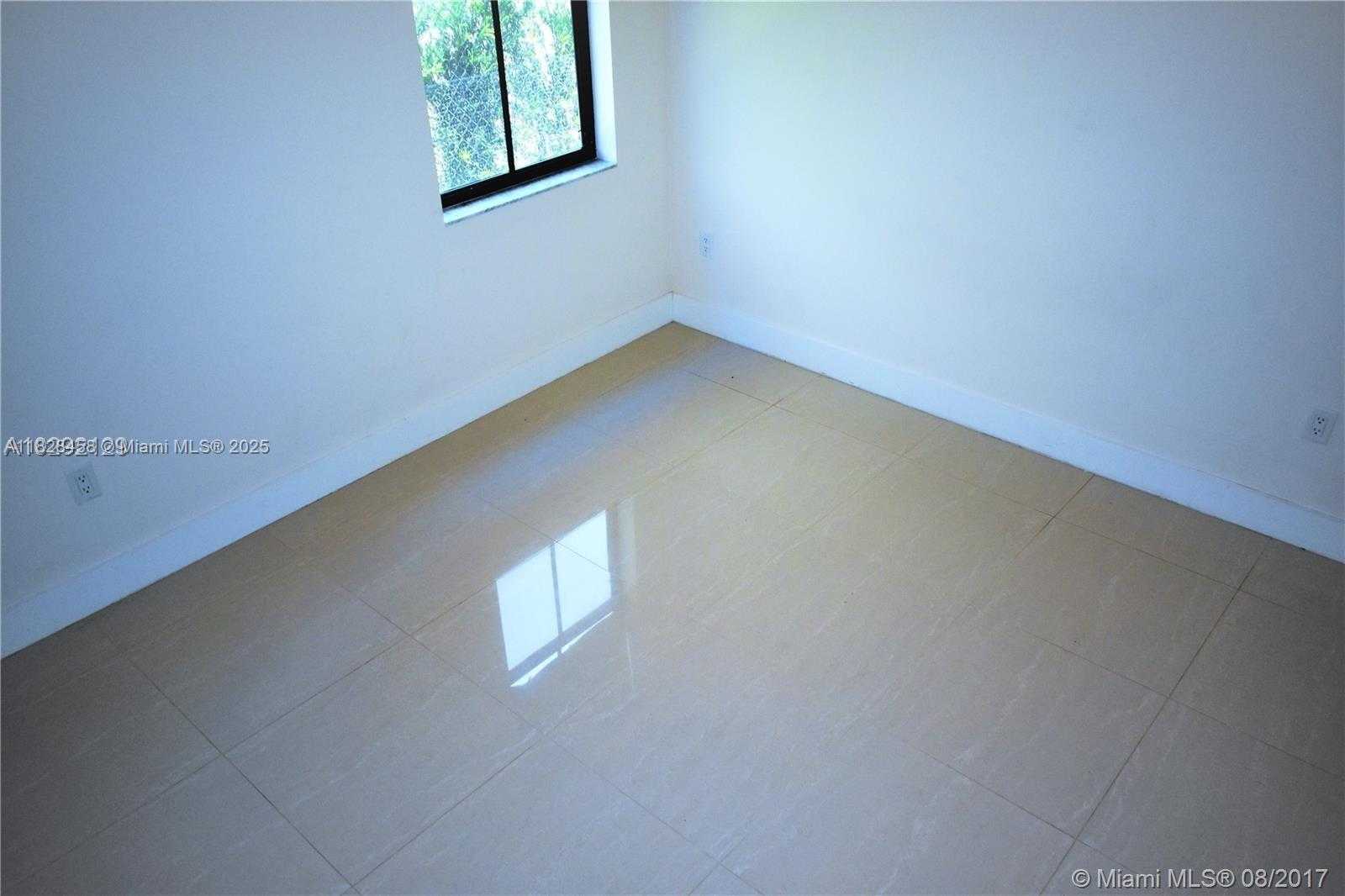 Small Image of 6930 NORTH WEST 106TH AVE #6930, Doral Number 13
