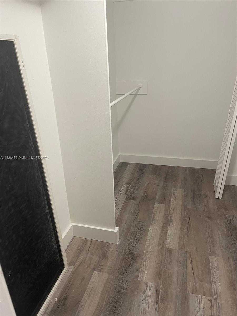 Small Image of 5005 COLLINS AV #715, Miami Beach Number 7