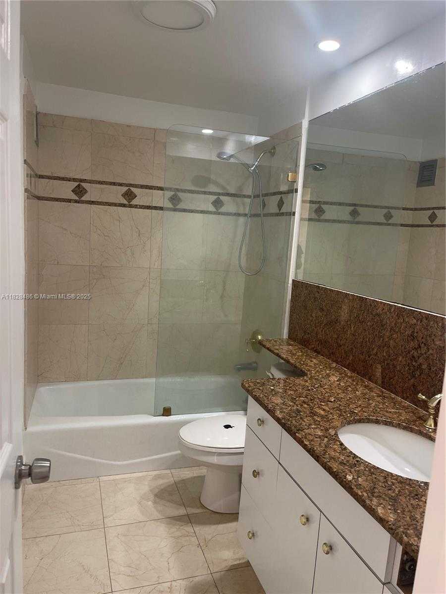 Small Image of 5005 COLLINS AV #715, Miami Beach Number 8
