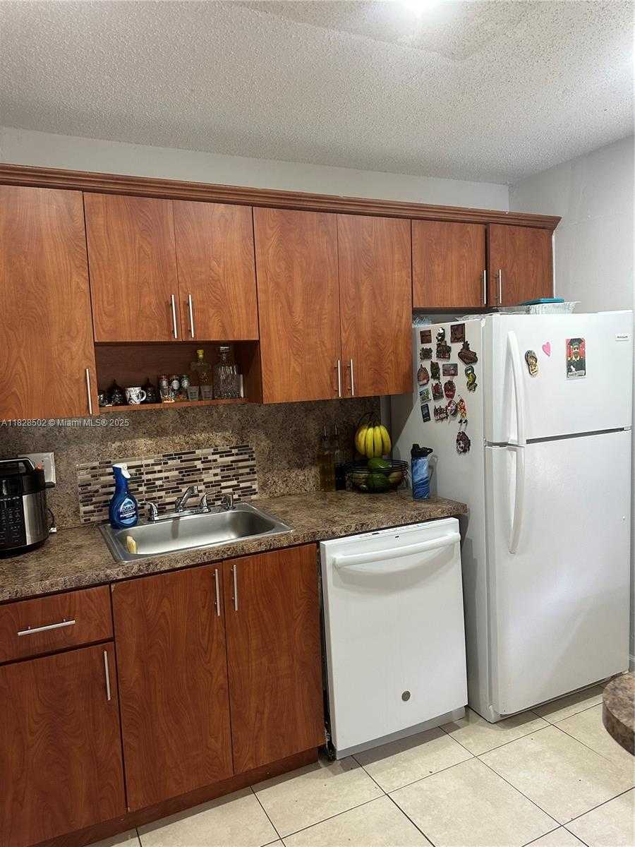 Small Image of 10511 SOUTH WEST 108TH AVE #287, Miami Number 3