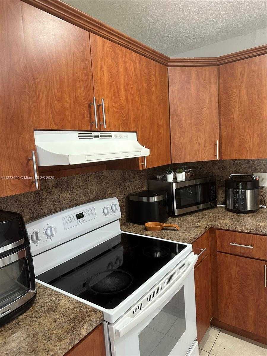 Small Image of 10511 SOUTH WEST 108TH AVE #287, Miami Number 4