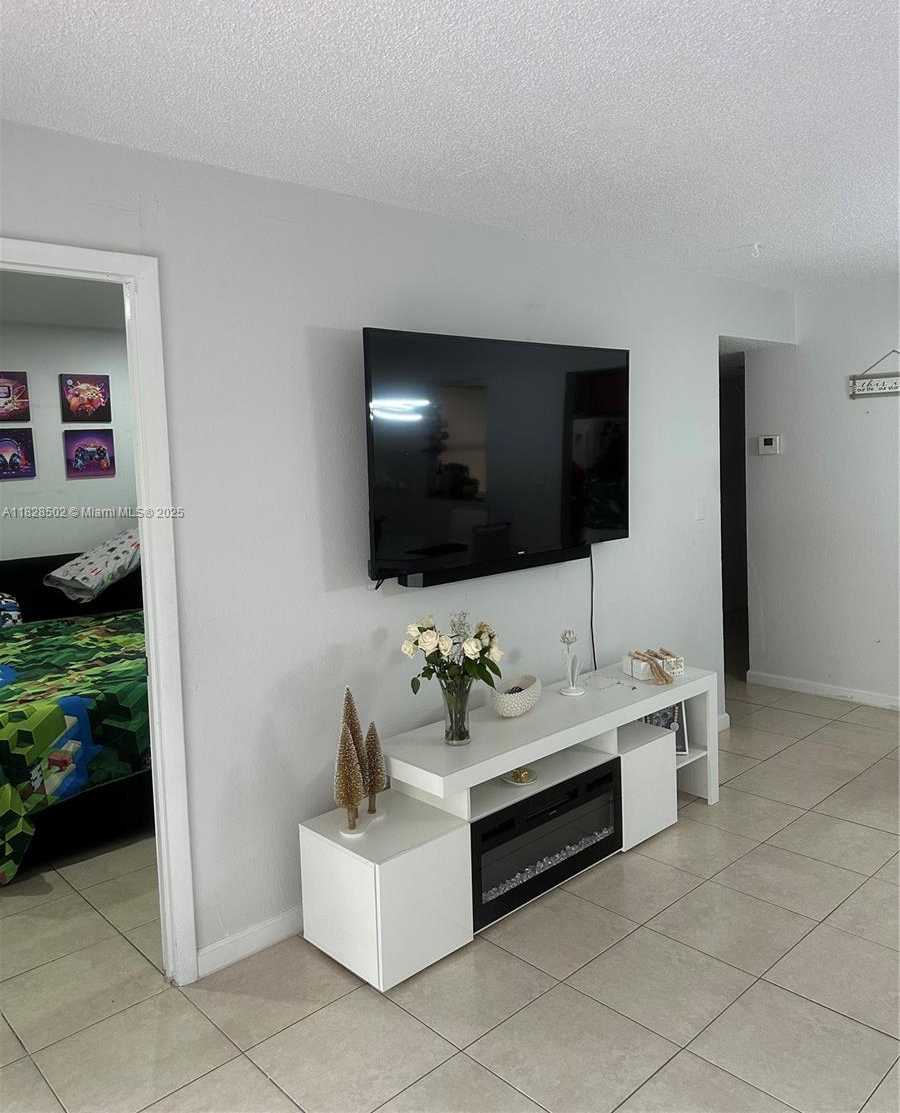 Small Image of 10511 SOUTH WEST 108TH AVE #287, Miami Number 5