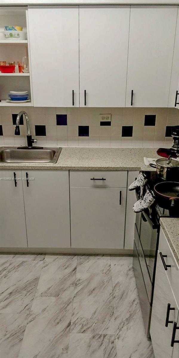 Small Image of 1500 BAY RD #854S, Miami Beach Number 12