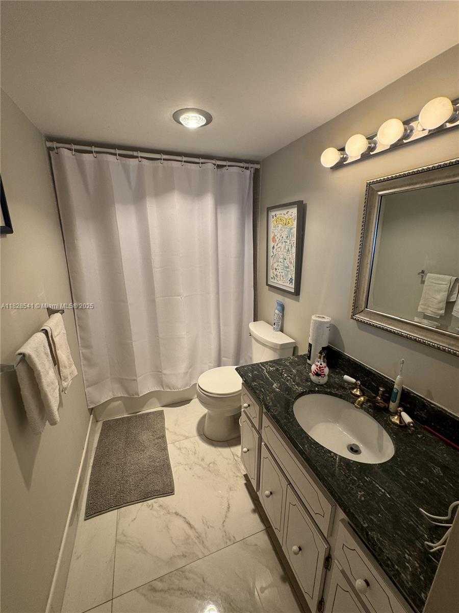 Small Image of 1904 SOUTH OCEAN DR #1906, Hallandale Beach Number 11
