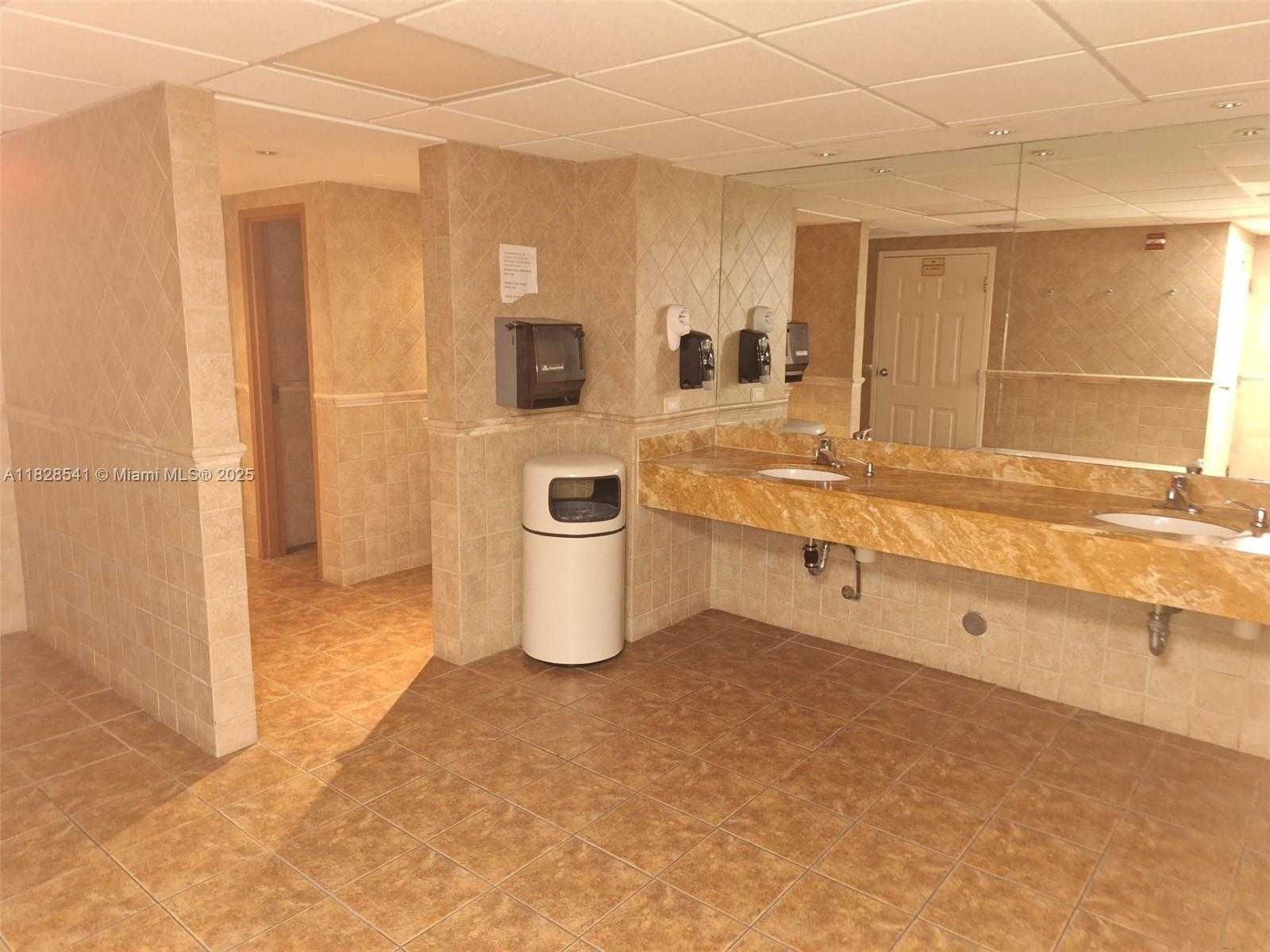 Small Image of 1904 SOUTH OCEAN DR #1906, Hallandale Beach Number 17