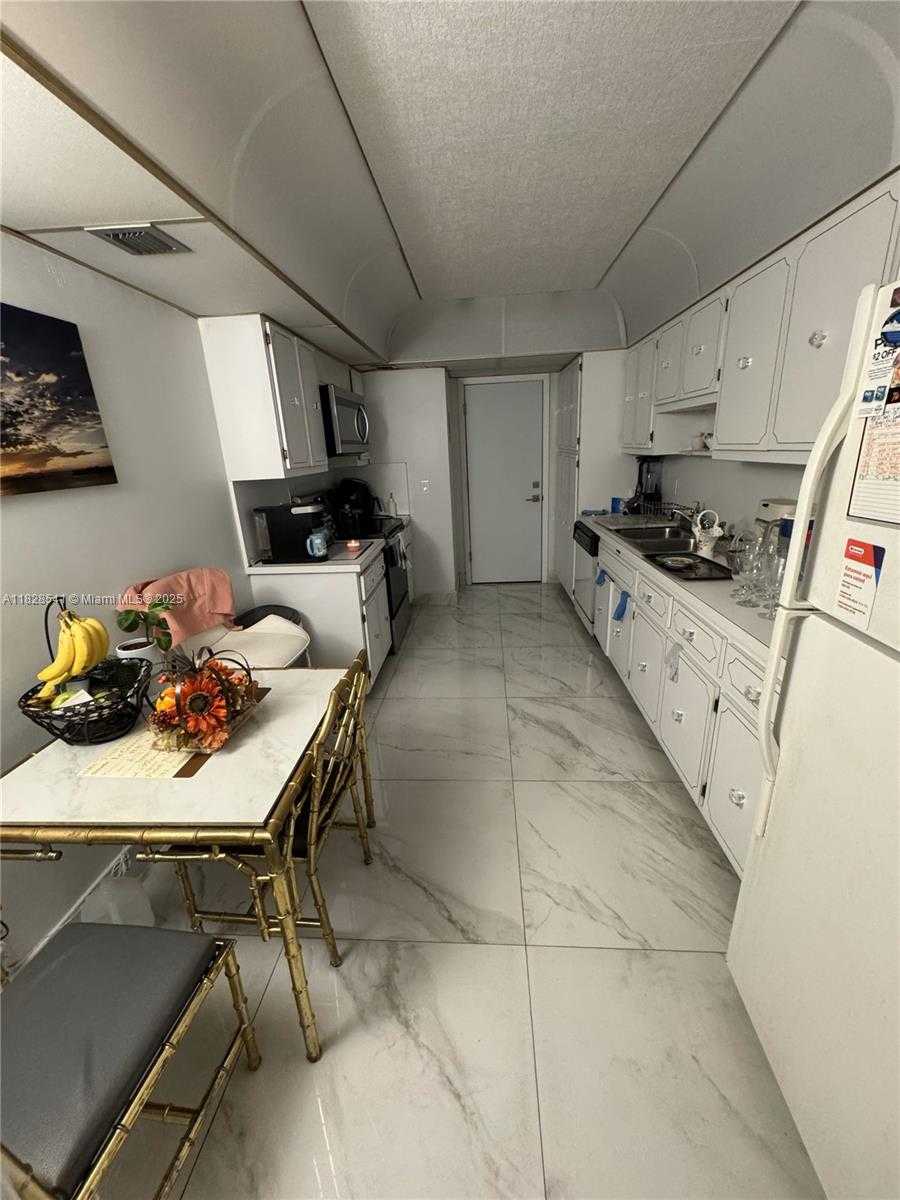 Small Image of 1904 SOUTH OCEAN DR #1906, Hallandale Beach Number 8