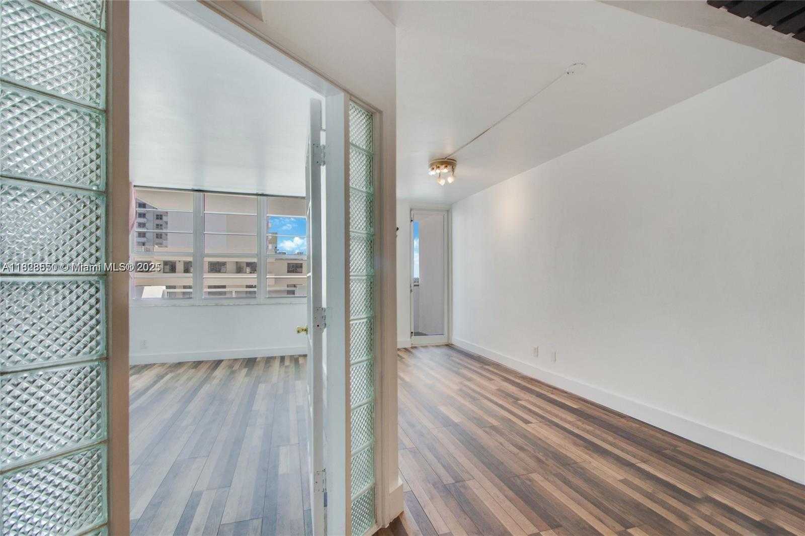 Small Image of 100 LINCOLN RD #907, Miami Beach Number 3