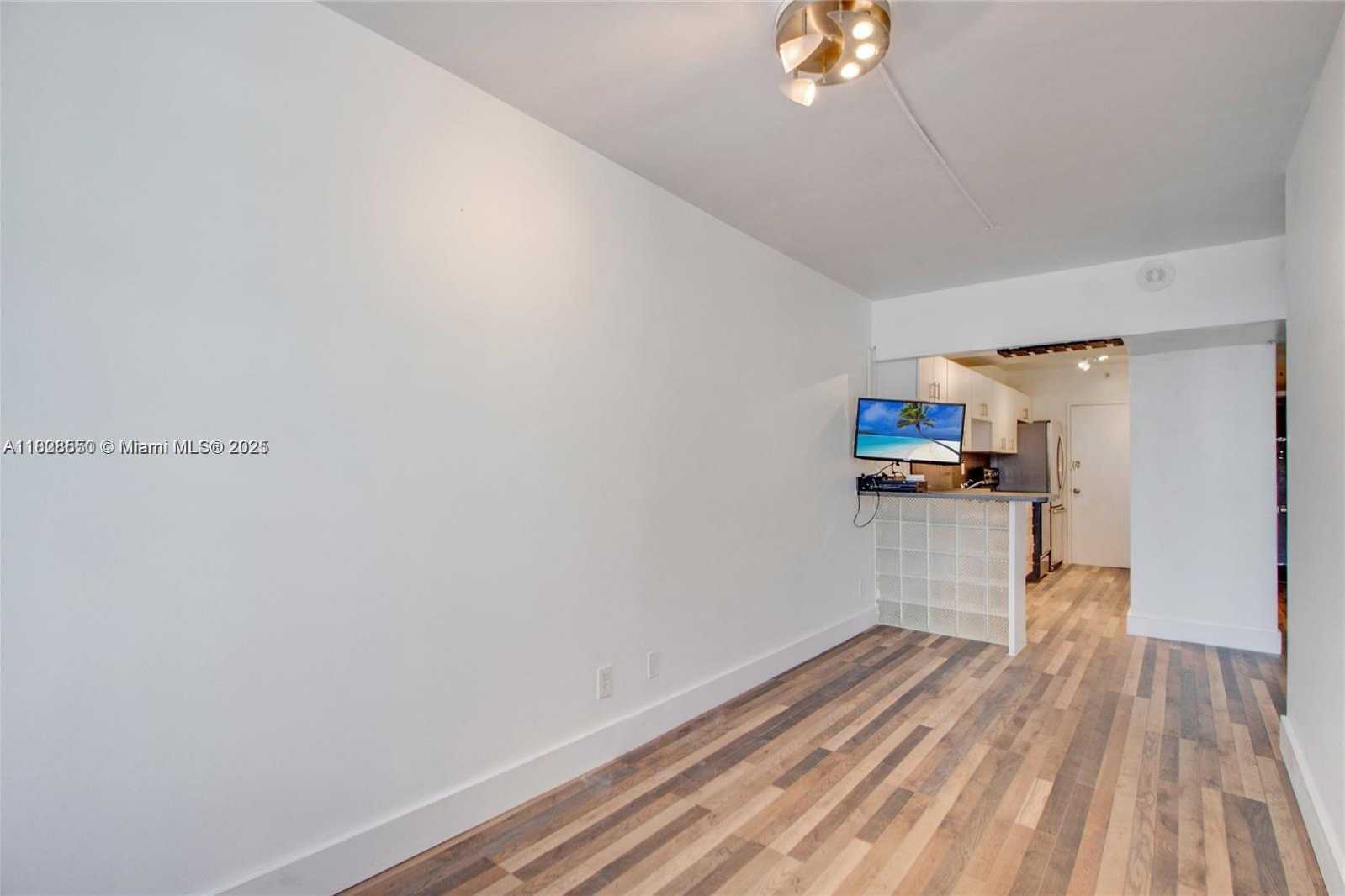 Small Image of 100 LINCOLN RD #907, Miami Beach Number 5