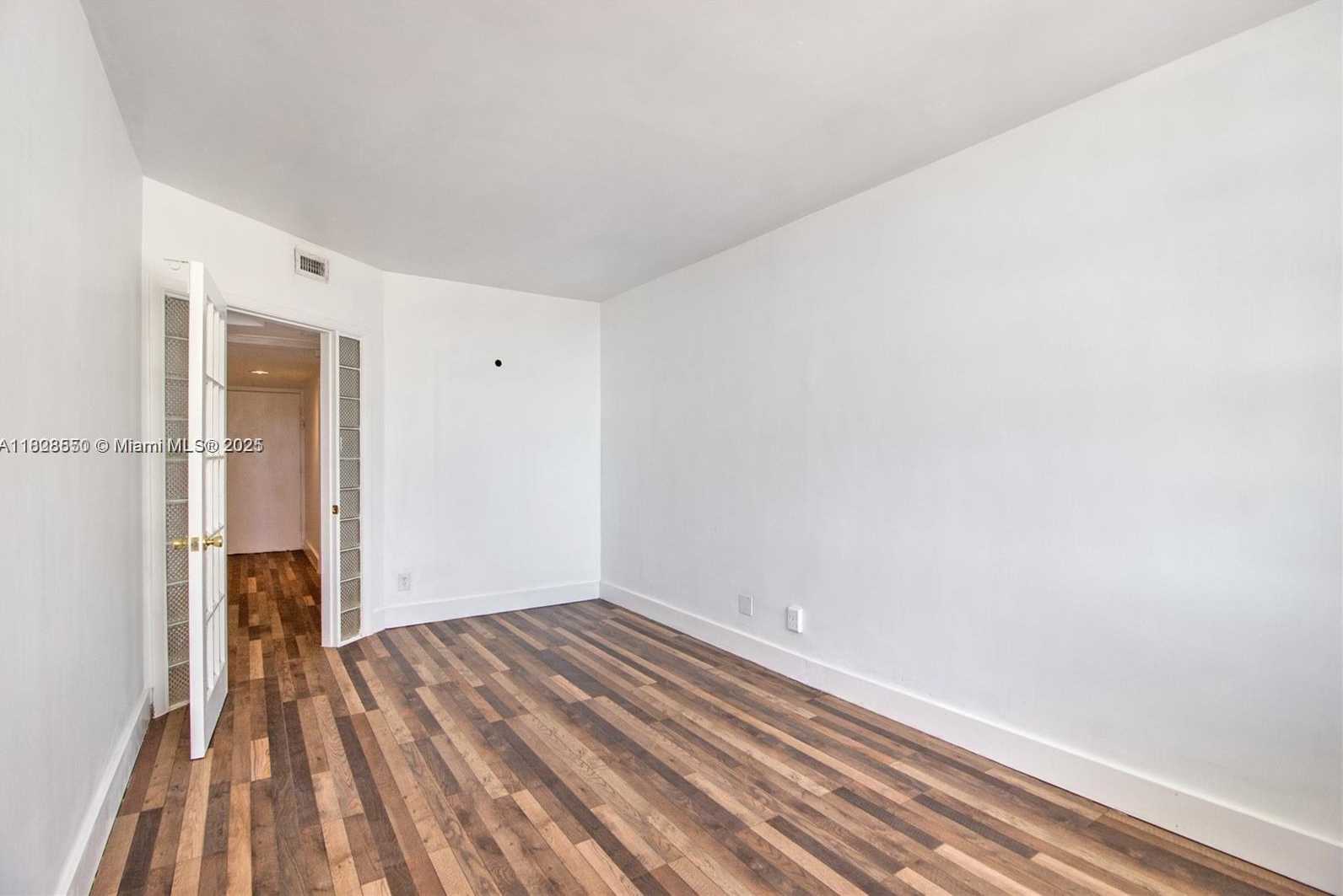 Small Image of 100 LINCOLN RD #907, Miami Beach Number 7