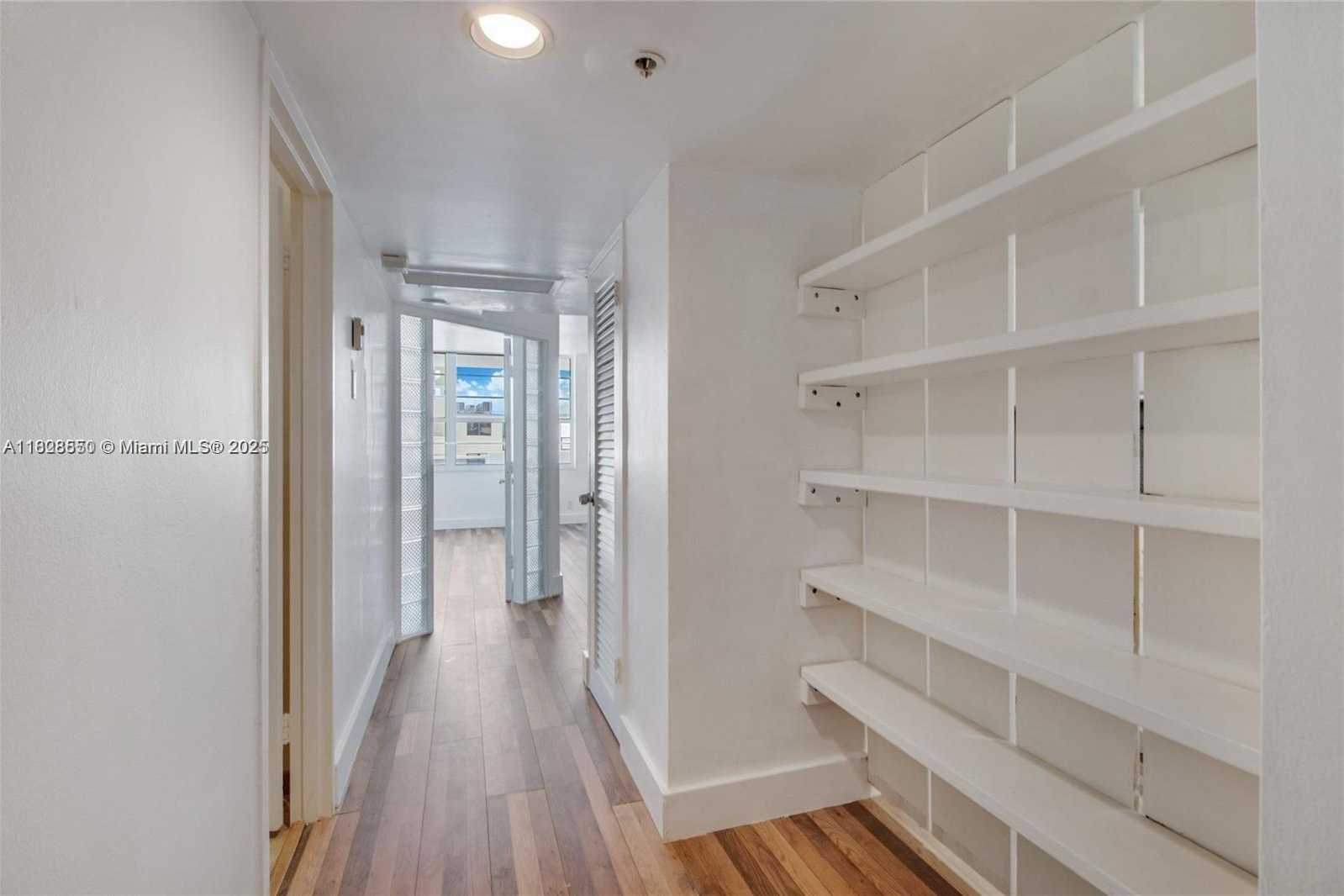 Small Image of 100 LINCOLN RD #907, Miami Beach Number 8
