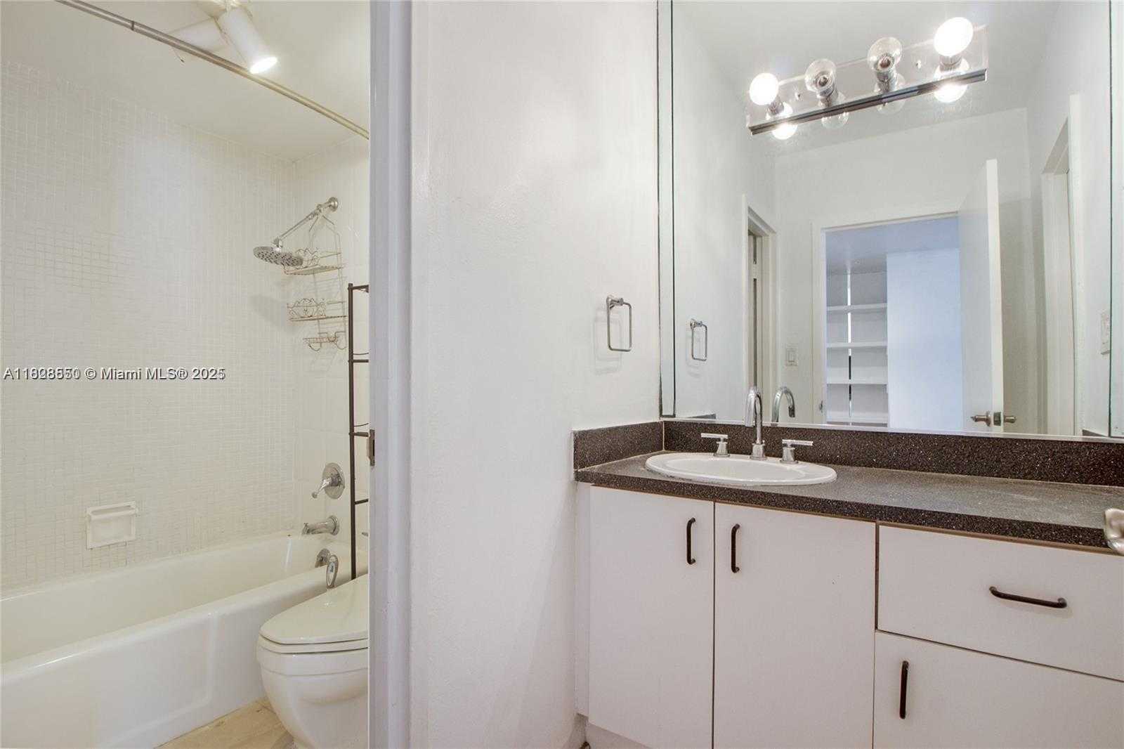 Small Image of 100 LINCOLN RD #907, Miami Beach Number 9