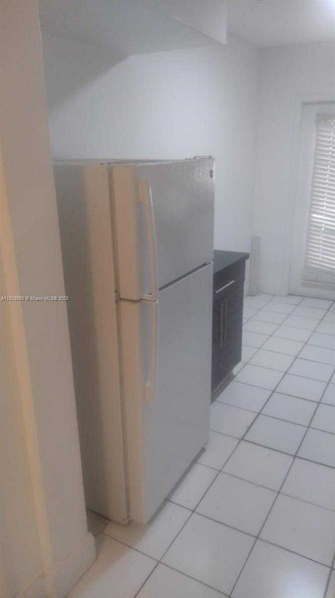 Small Image of 7835 CRESPI BLVD #5, Miami Beach Number 5