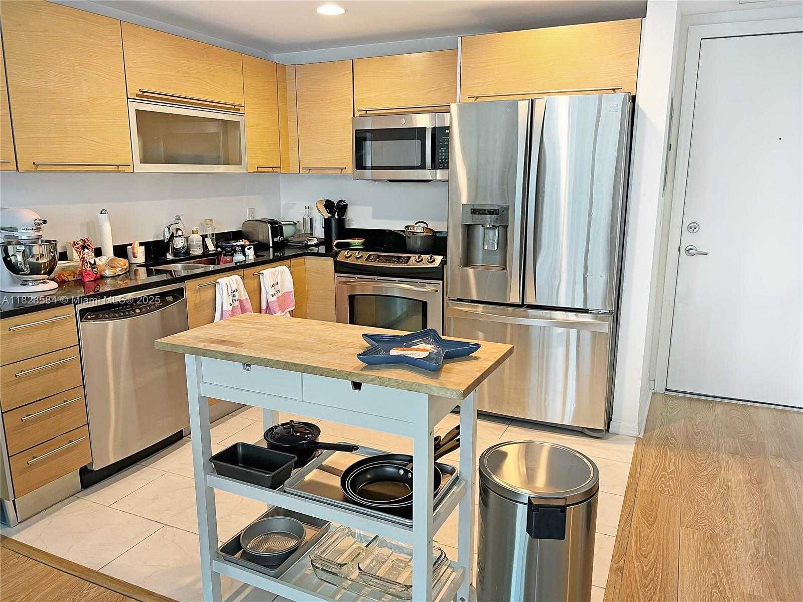 Small Image of 950 BRICKELL BAY DR #1608, Miami Number 10