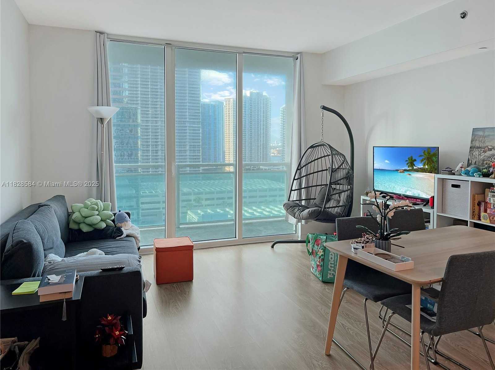Small Image of 950 BRICKELL BAY DR #1608, Miami Number 11