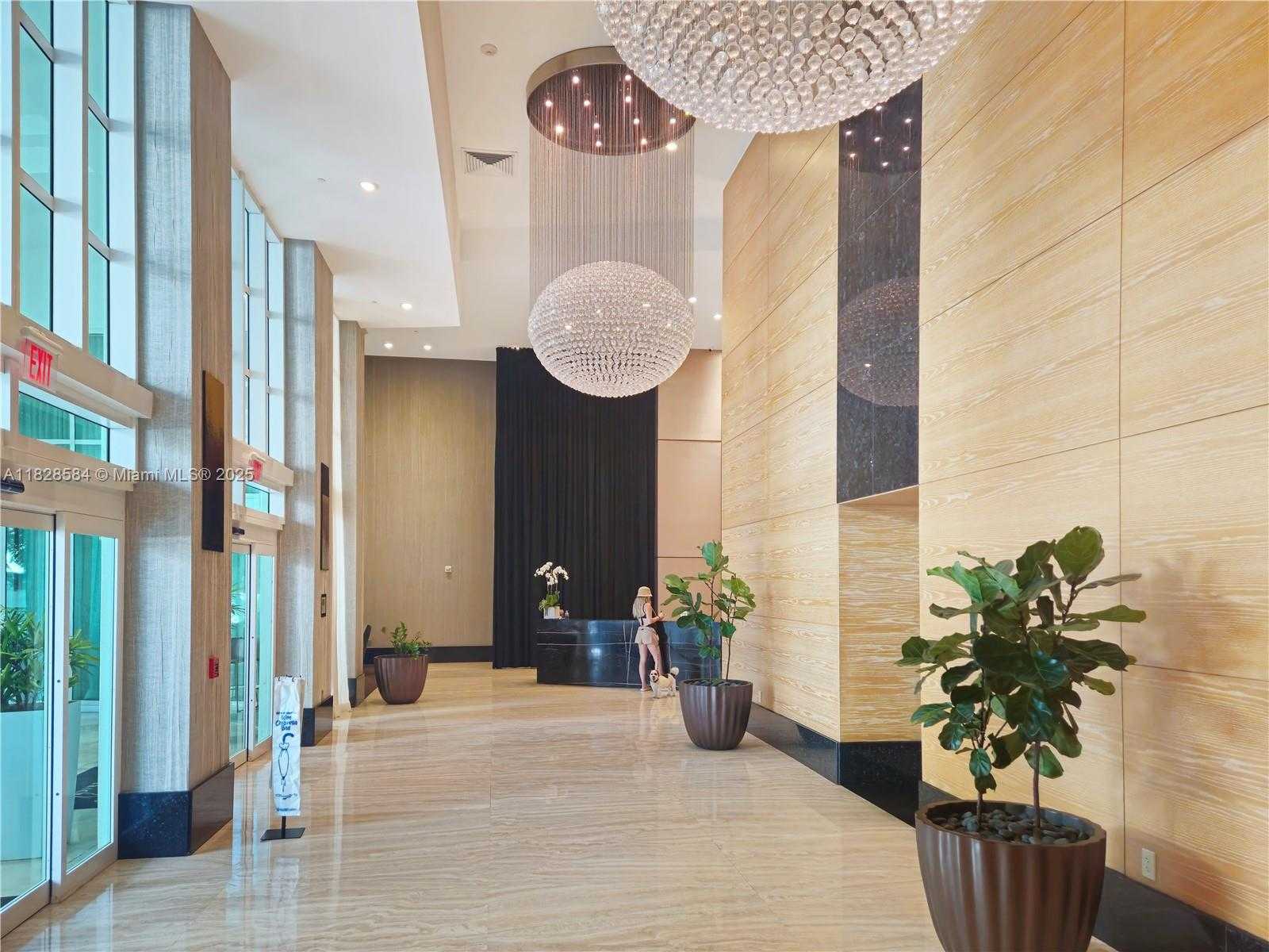 Small Image of 950 BRICKELL BAY DR #1608, Miami Number 2