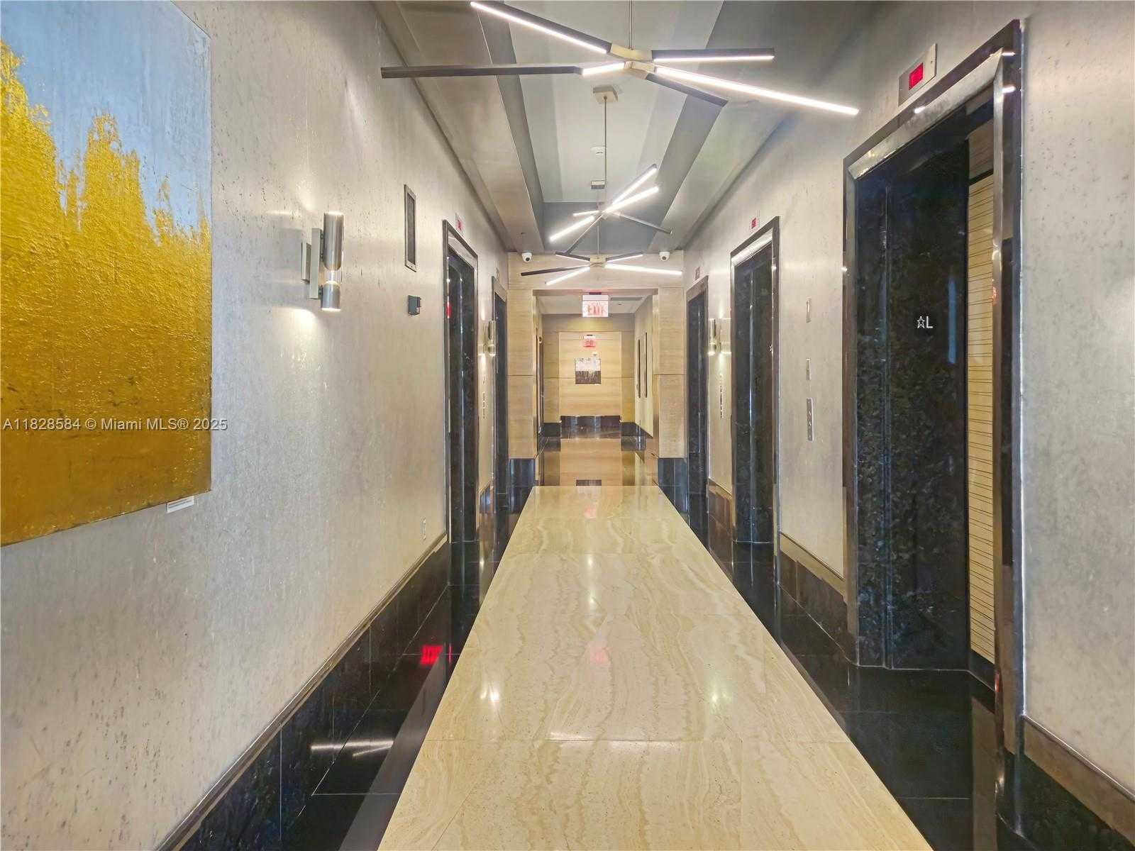 Small Image of 950 BRICKELL BAY DR #1608, Miami Number 4