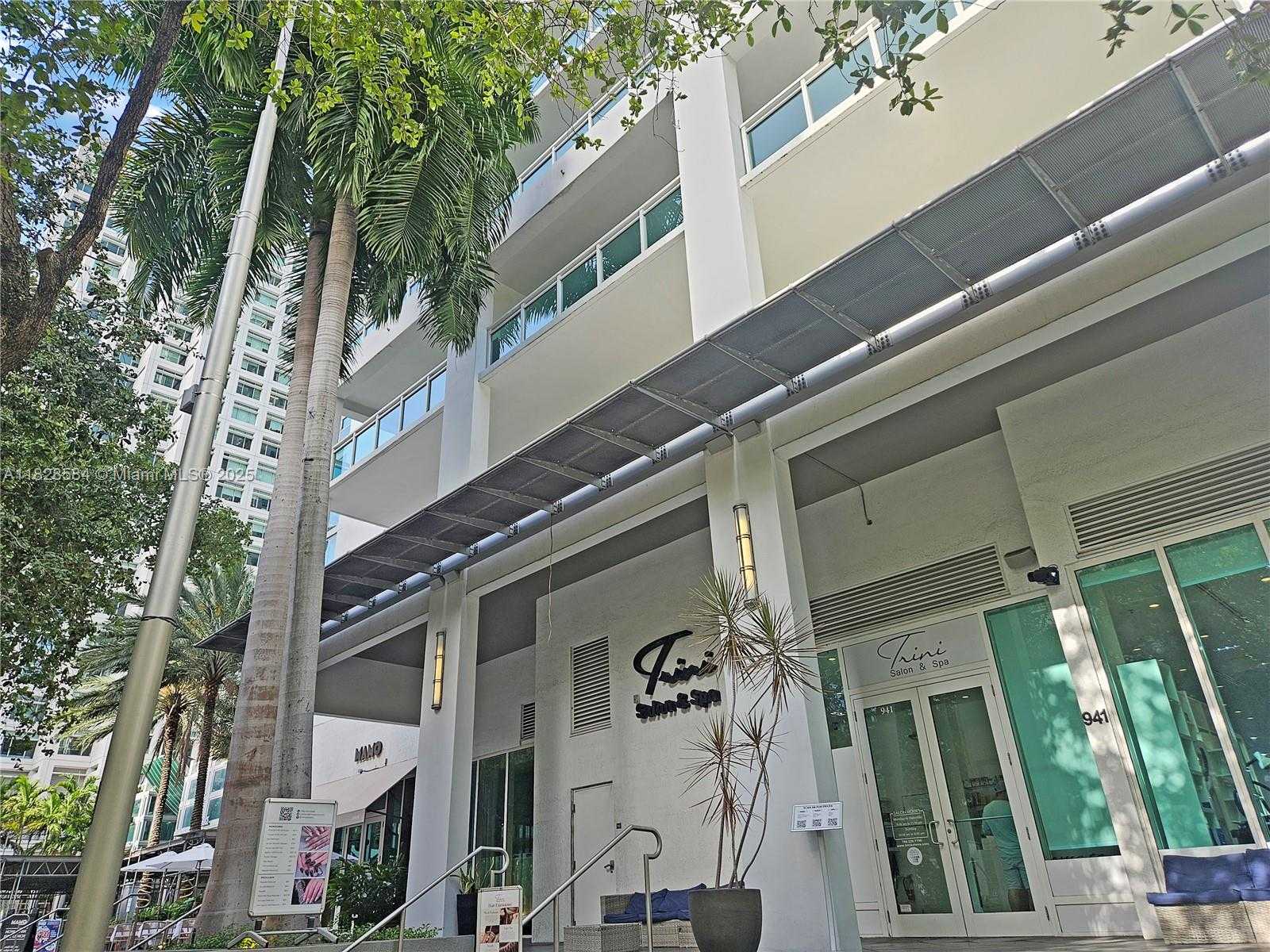 Small Image of 950 BRICKELL BAY DR #1608, Miami Number 6