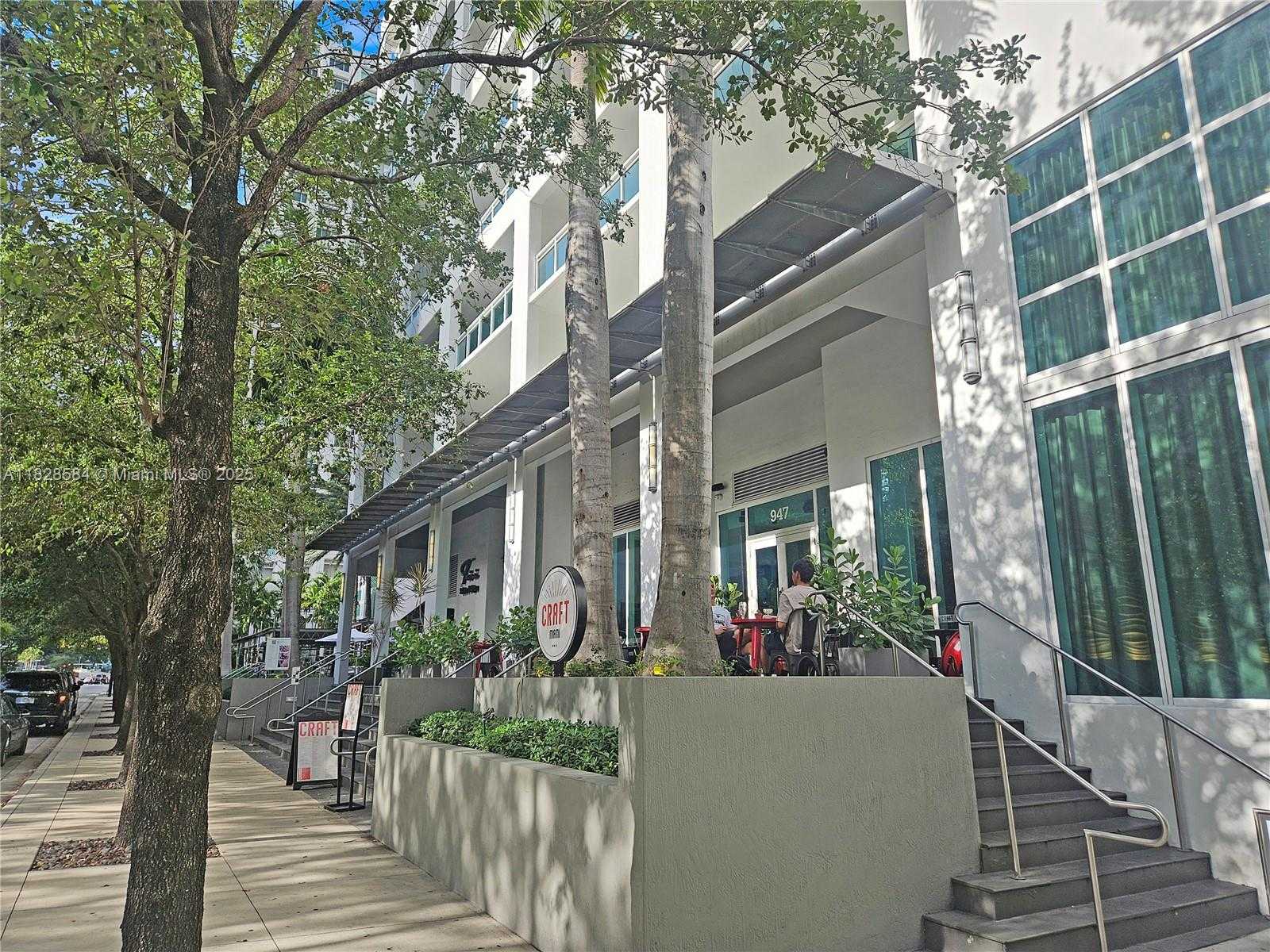 Small Image of 950 BRICKELL BAY DR #1608, Miami Number 8