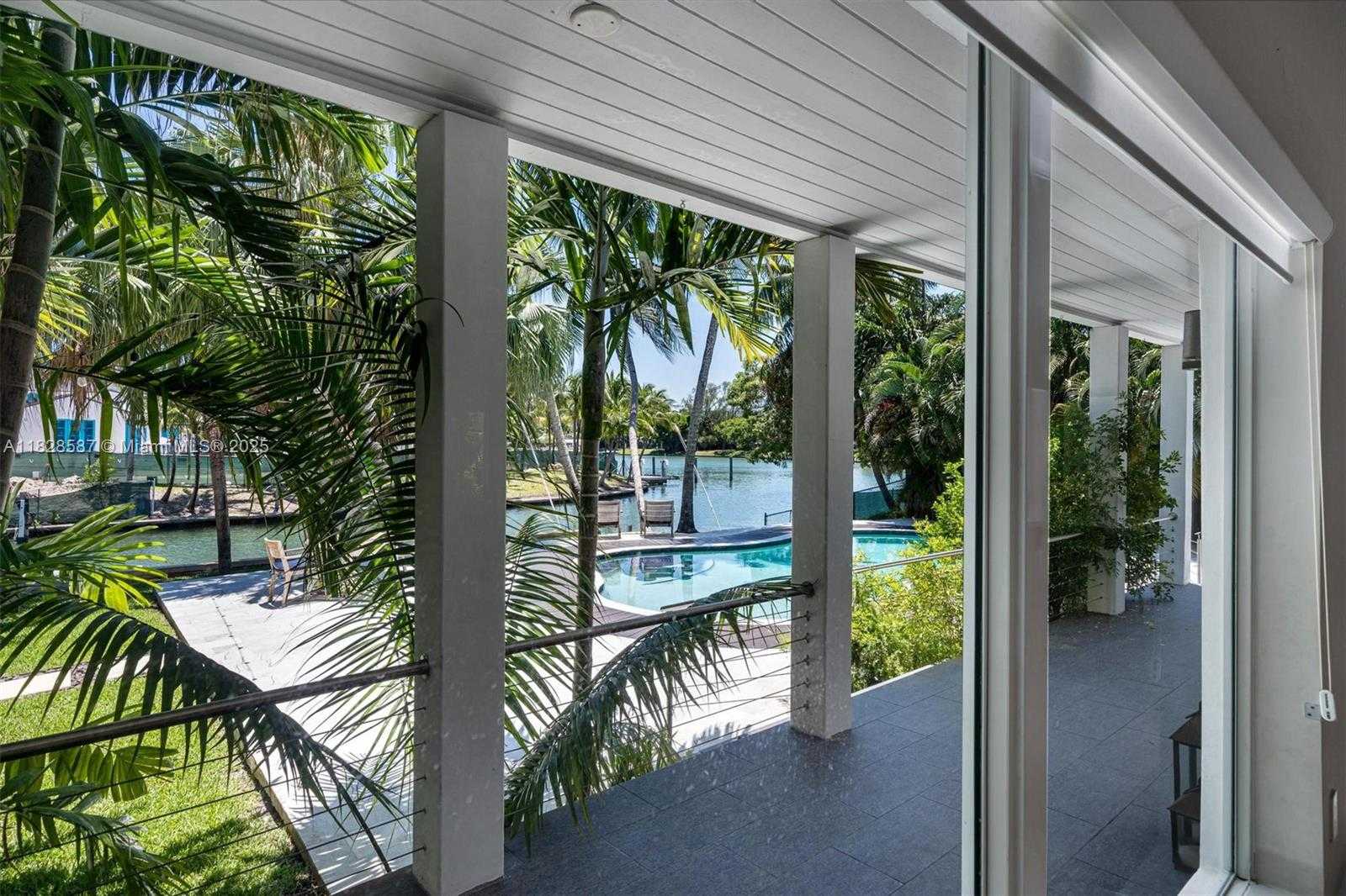 Small Image of Miami Number 12