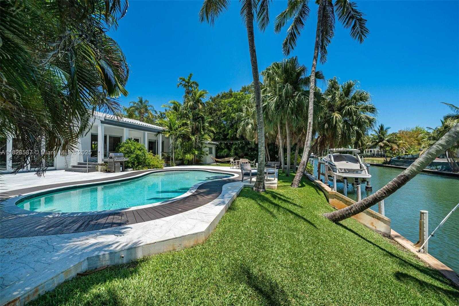 Small Image of Miami Number 24