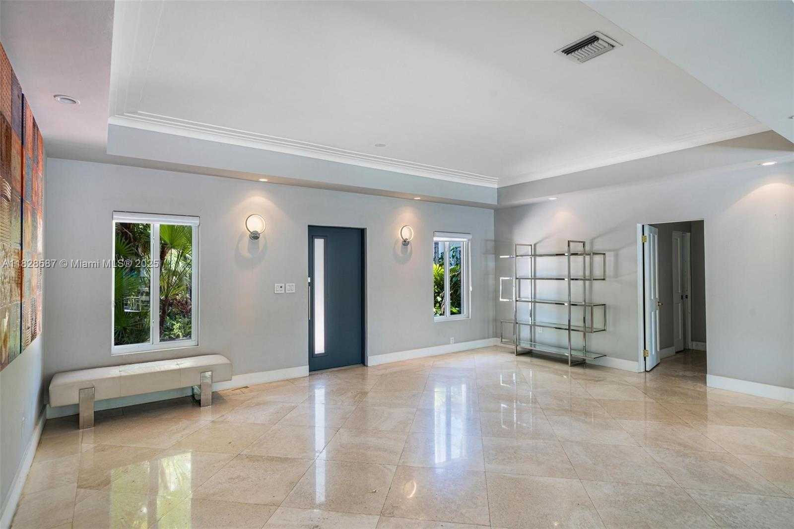 Small Image of Miami Number 8