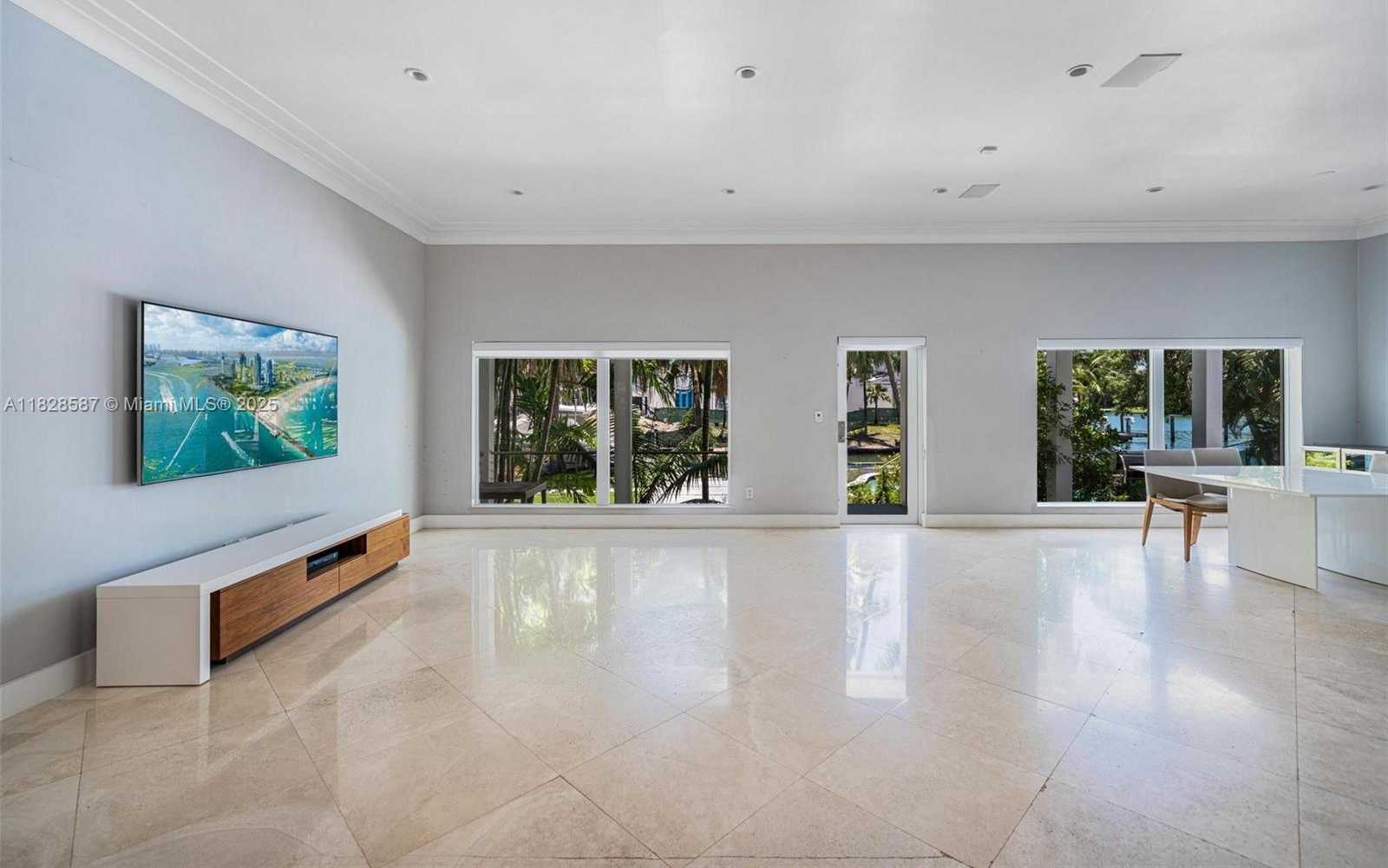 Small Image of Miami Number 9