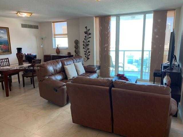 Small Image of 31 SOUTH EAST 5TH ST #2601, Miami Number 9