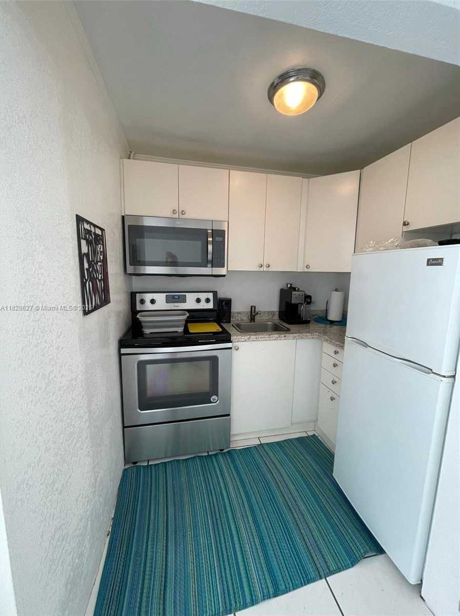 Small Image of 7904 WEST DR #509, North Bay Village Number 8