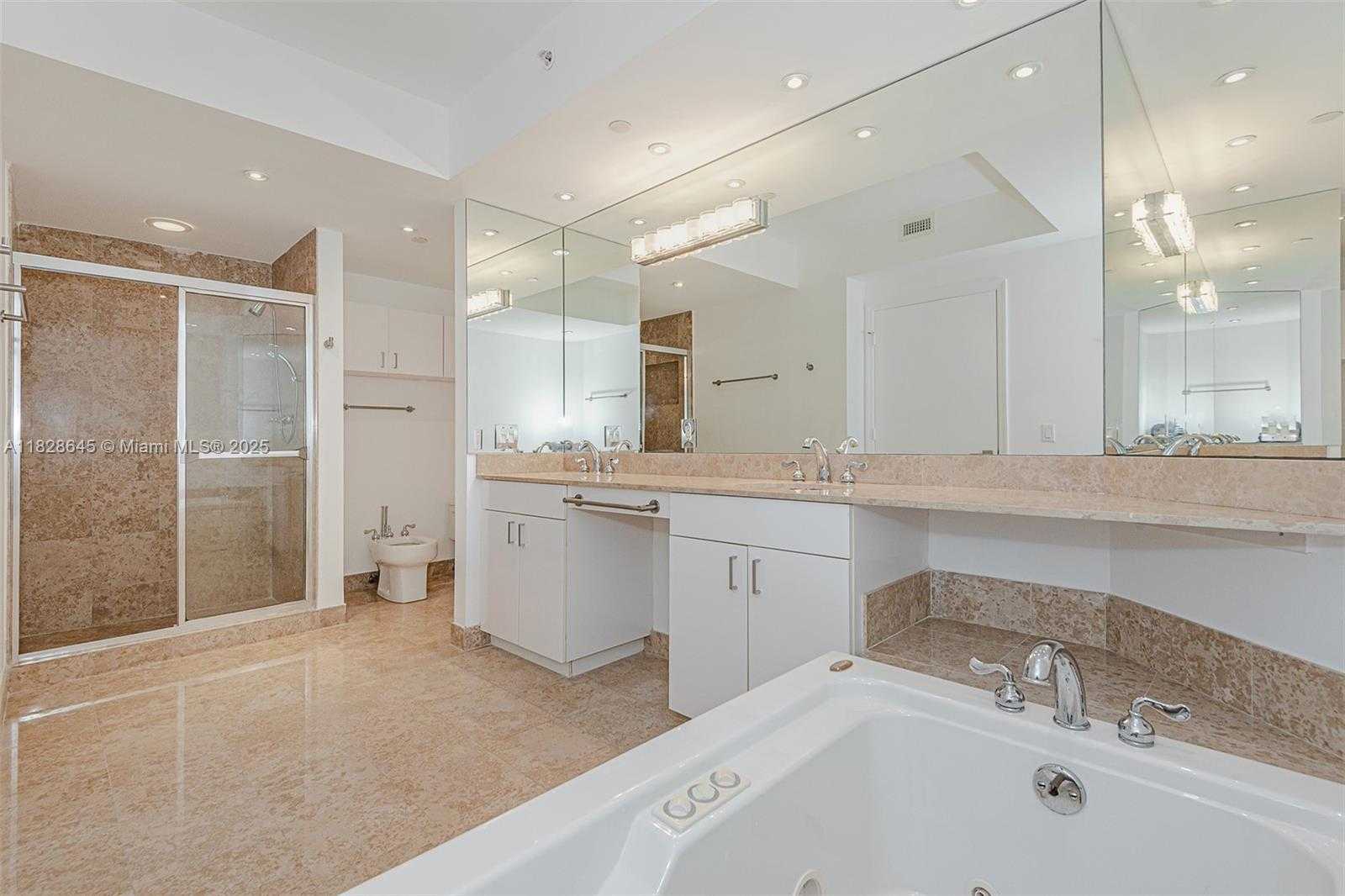Small Image of 4779 COLLINS AVE #3308, Miami Beach Number 26