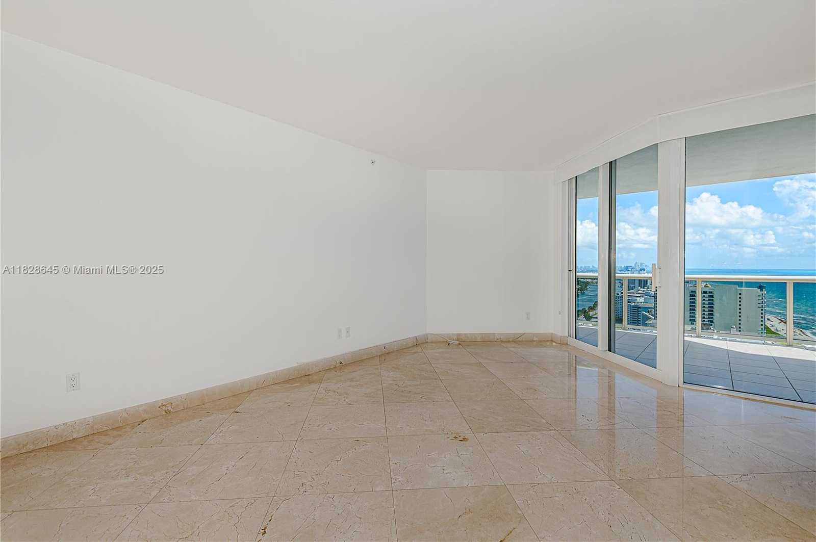 Small Image of 4779 COLLINS AVE #3308, Miami Beach Number 7