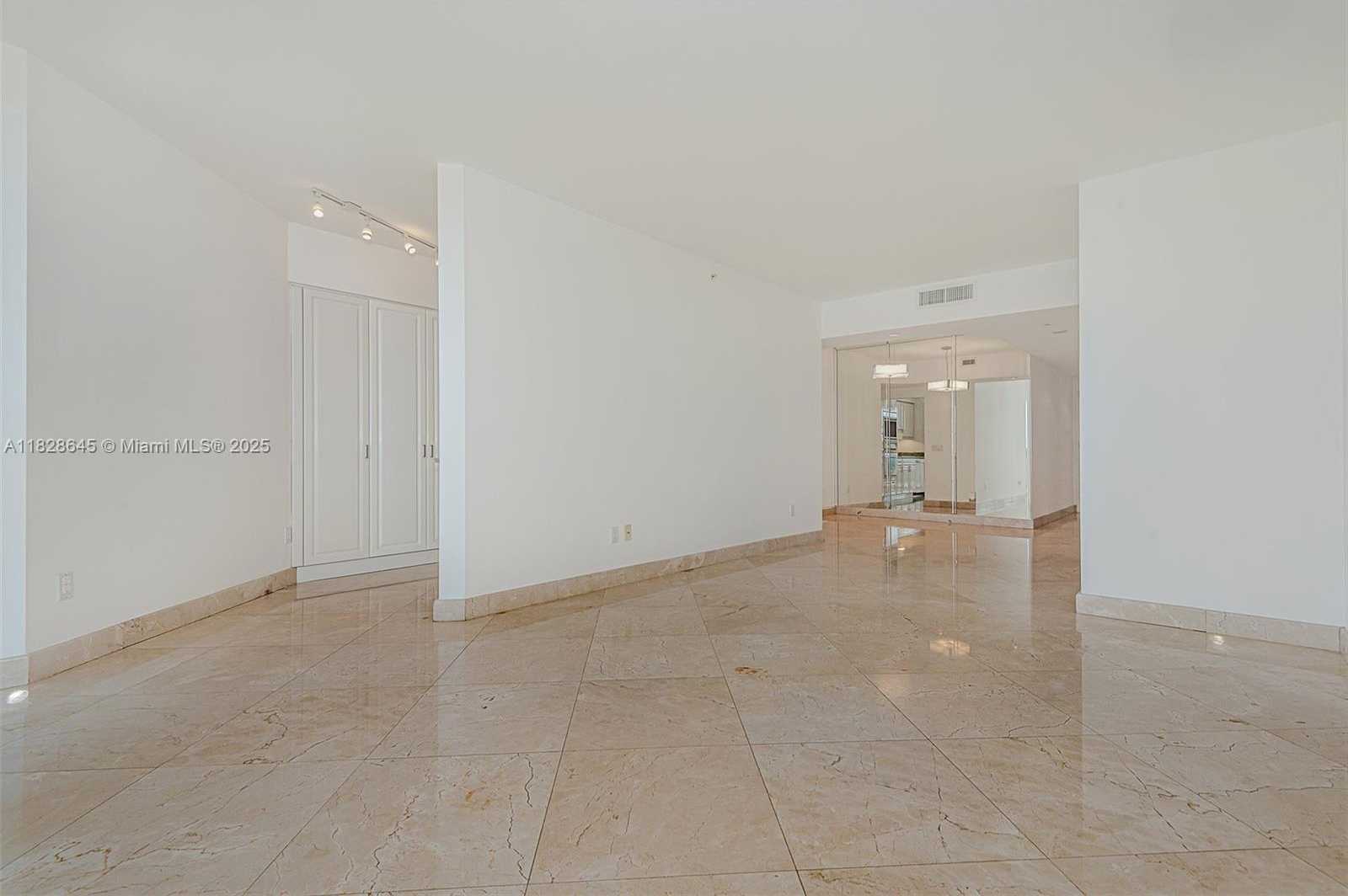 Small Image of 4779 COLLINS AVE #3308, Miami Beach Number 9