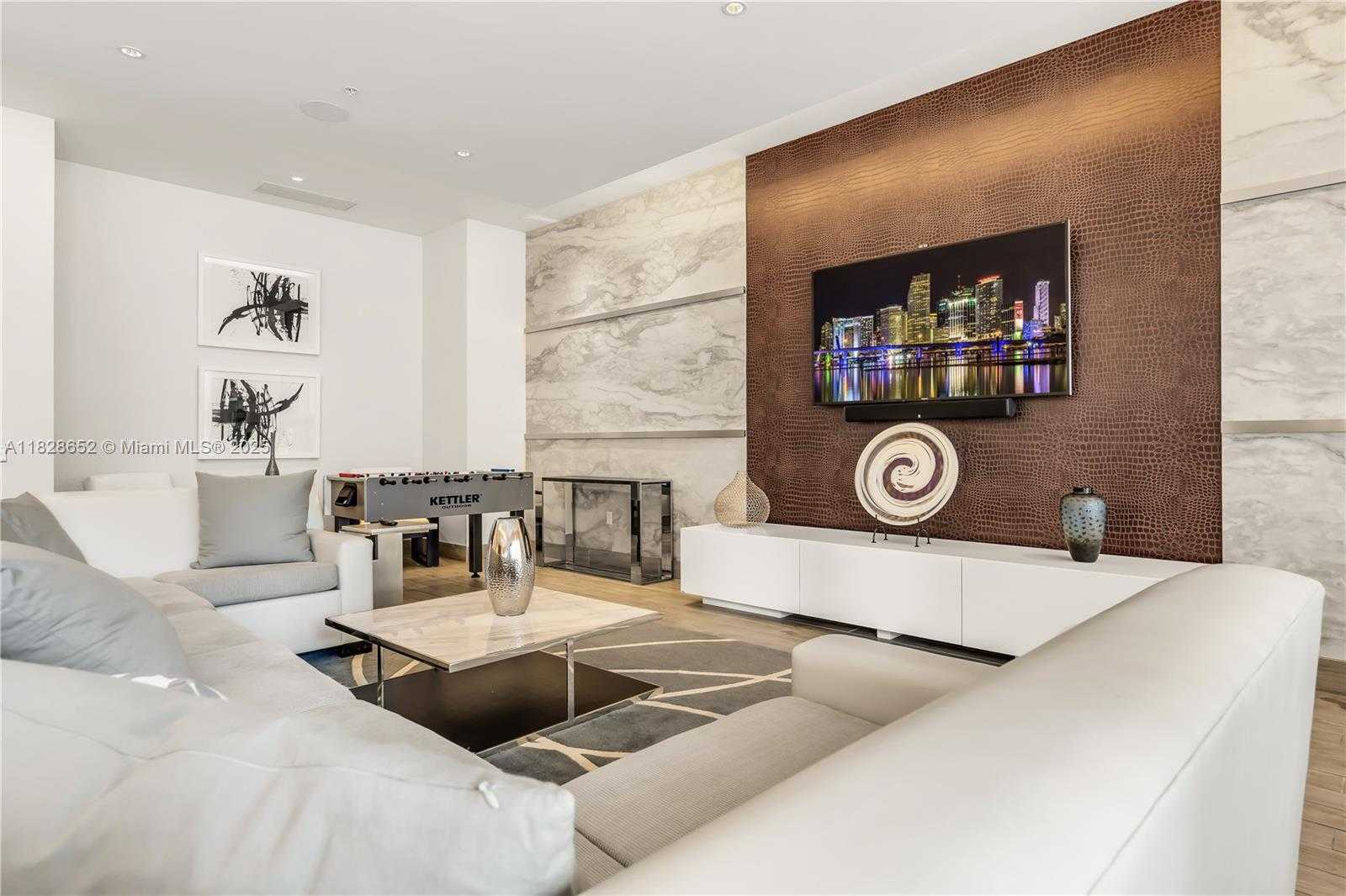 Small Image of 999 SOUTH WEST 1 AVE #1810, Miami Number 18