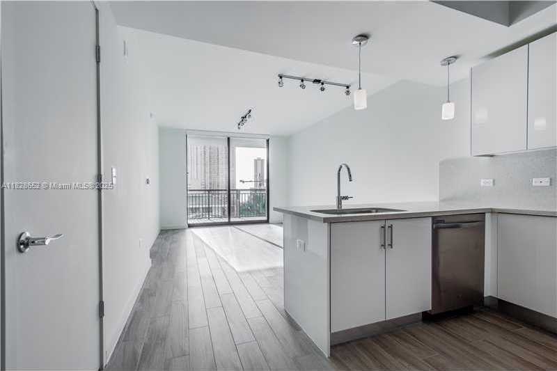 Small Image of 999 SOUTH WEST 1 AVE #1810, Miami Number 4