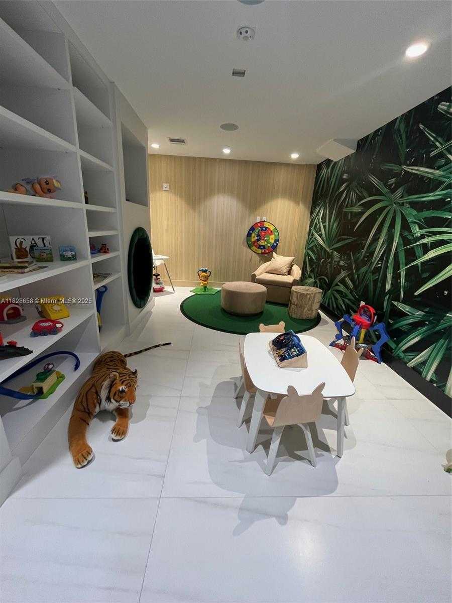 Imagen de Pequeño Objeto